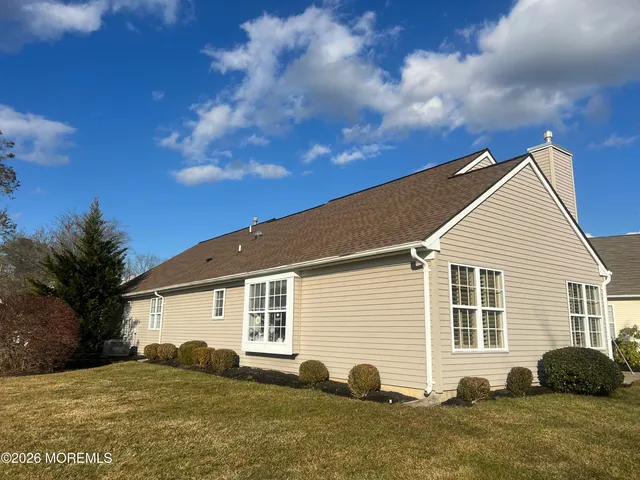 $380,000 | 8 Skyline Drive, Lakewood, NJ 08701