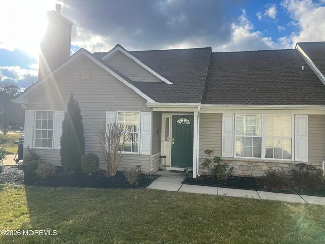 $380,000 | 8 Skyline Drive, Lakewood, NJ 08701