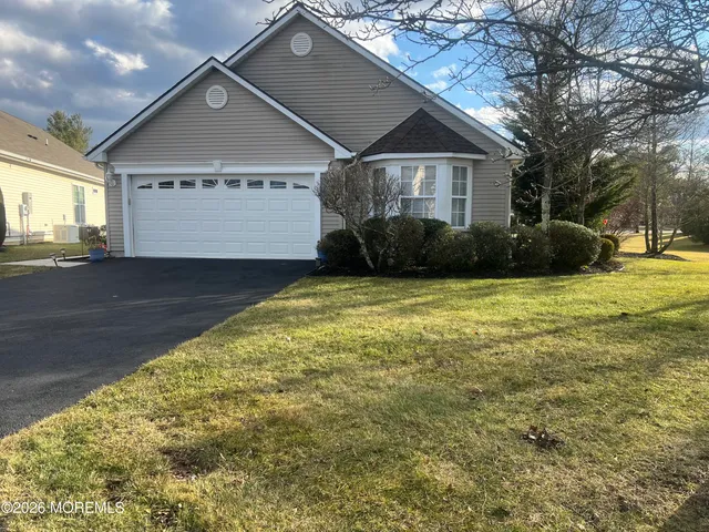 $380,000 | 8 Skyline Drive, Lakewood, NJ 08701