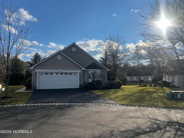 $380,000 | 8 Skyline Drive, Lakewood, NJ 08701