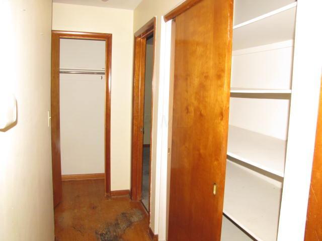 1302 Bernhard Road Columbus, OH 43227 - Photo 16 of 20 Gallery Image 16