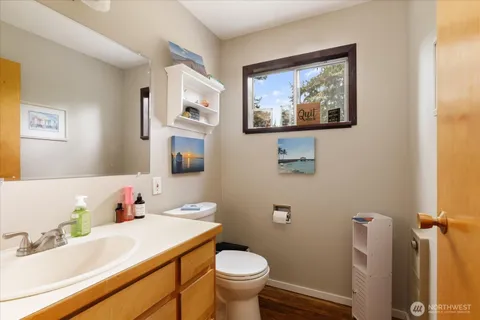 $608,800 | 1552 Northeast Narrows Avenue, Oak Harbor, WA 98277