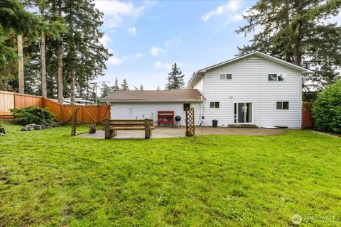 $608,800 | 1552 Northeast Narrows Avenue, Oak Harbor, WA 98277