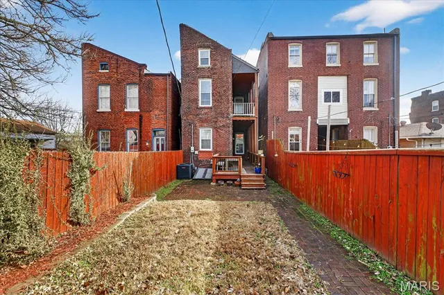 $1,995 | 2919 South 18th Street, St. Louis, MO 63118