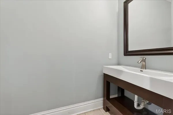 $1,995 | 2919 South 18th Street, St. Louis, MO 63118