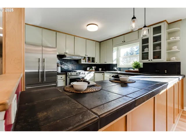 $595,000 | 2140 Monroe Street, Eugene, OR 97405