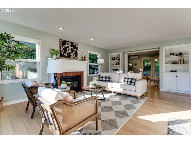 $595,000 | 2140 Monroe Street, Eugene, OR 97405