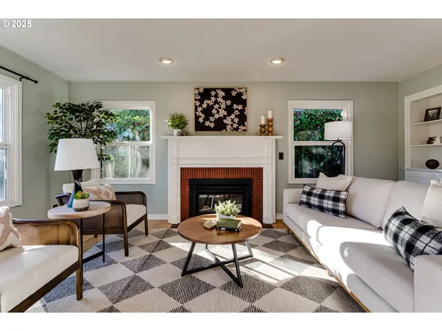 $595,000 | 2140 Monroe Street, Eugene, OR 97405