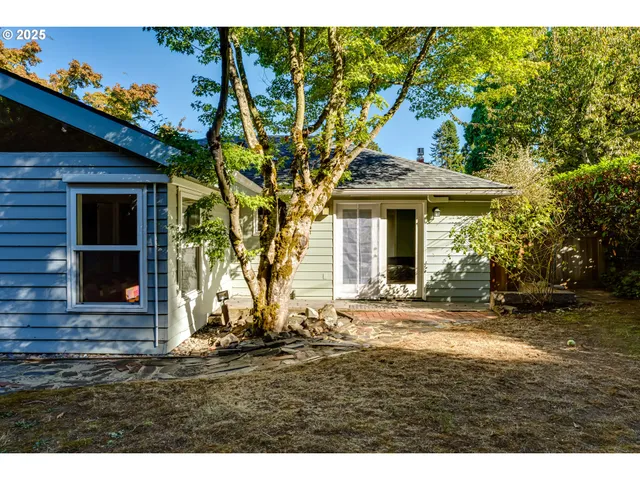 $595,000 | 2140 Monroe Street, Eugene, OR 97405