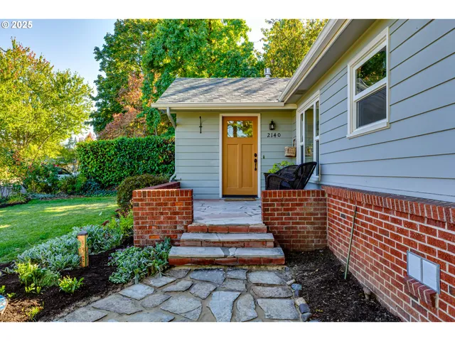 $595,000 | 2140 Monroe Street, Eugene, OR 97405