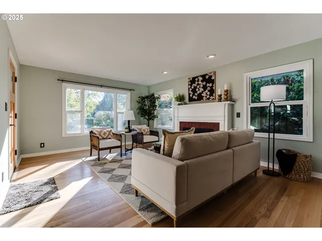 $595,000 | 2140 Monroe Street, Eugene, OR 97405