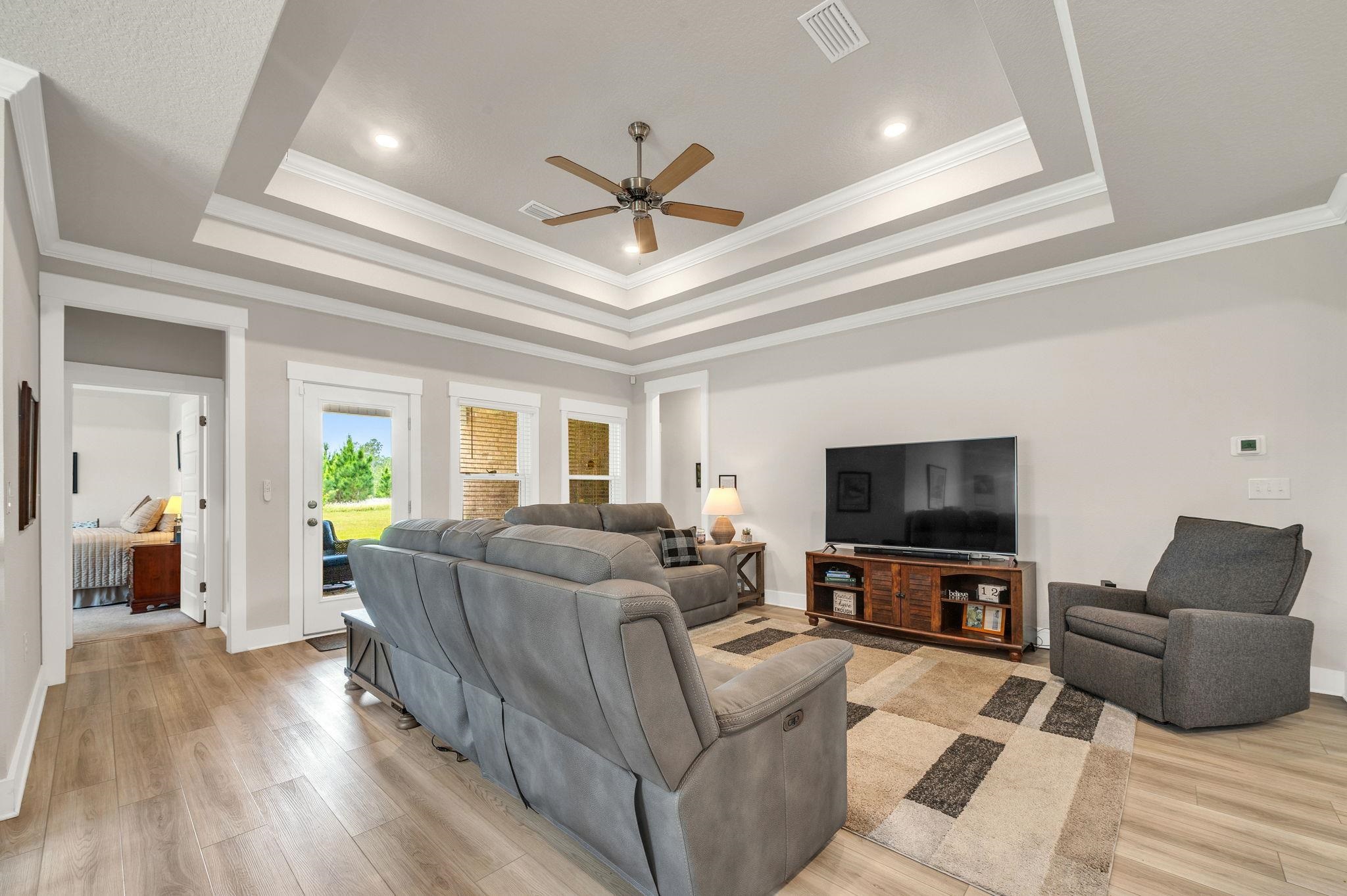 9816 Lakeview Drive Foley, AL 36535 - Photo 10 of 59 Living Room
