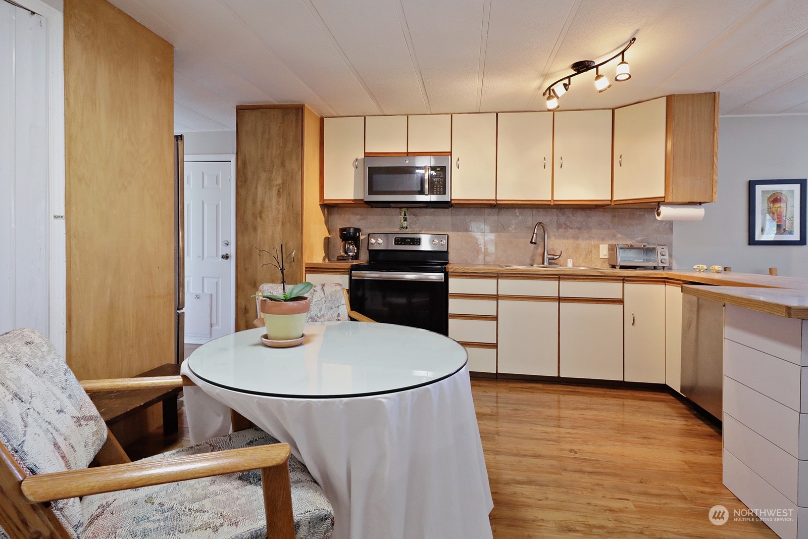 204 Southwest Terry Road, Unit 18 Coupeville, WA 98239 - Photo 8 of 26 Gallery Image 8