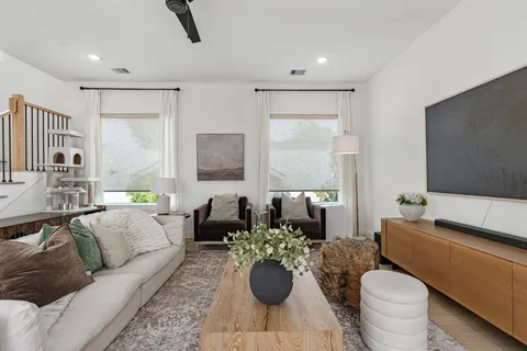 $555,000 | 1207 East 24th Street, Unit A, Houston, TX 77009