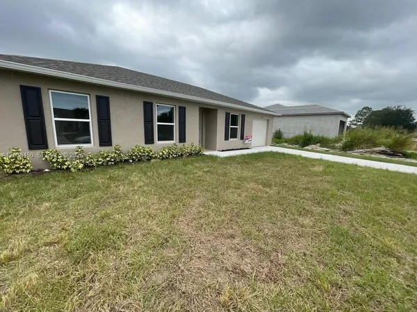 $1,900 | 2613 62nd Street West, Lehigh Acres, FL 33971