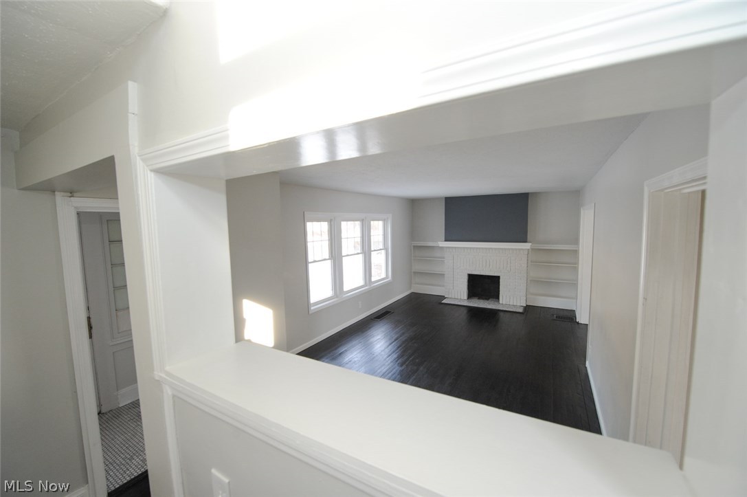 3404 Kildare Road Cleveland, OH 44118 - Photo 3 of 35 Gallery Image 3