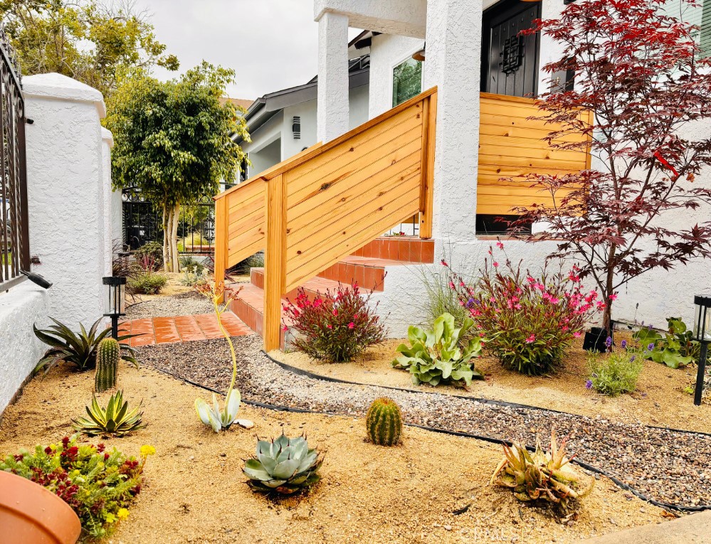 2907 South Ridgeley Drive Los Angeles, CA 90016 - Photo 5 of 37