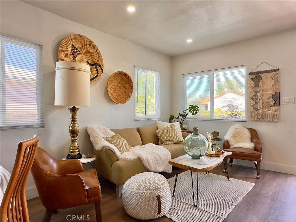 2907 South Ridgeley Drive Los Angeles, CA 90016 - Photo 8 of 37 a living room with furniture and a window