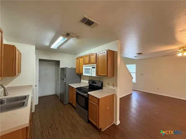 $2,000 | 1000 Sagewood Trail, Unit 1002, San Marcos, TX 78666
