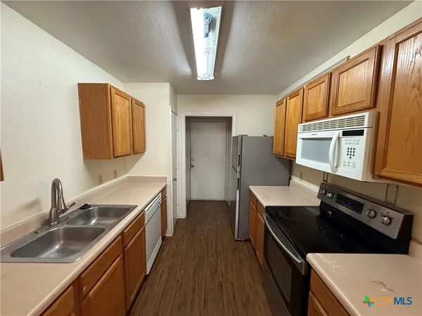 $2,000 | 1000 Sagewood Trail, Unit 1002, San Marcos, TX 78666