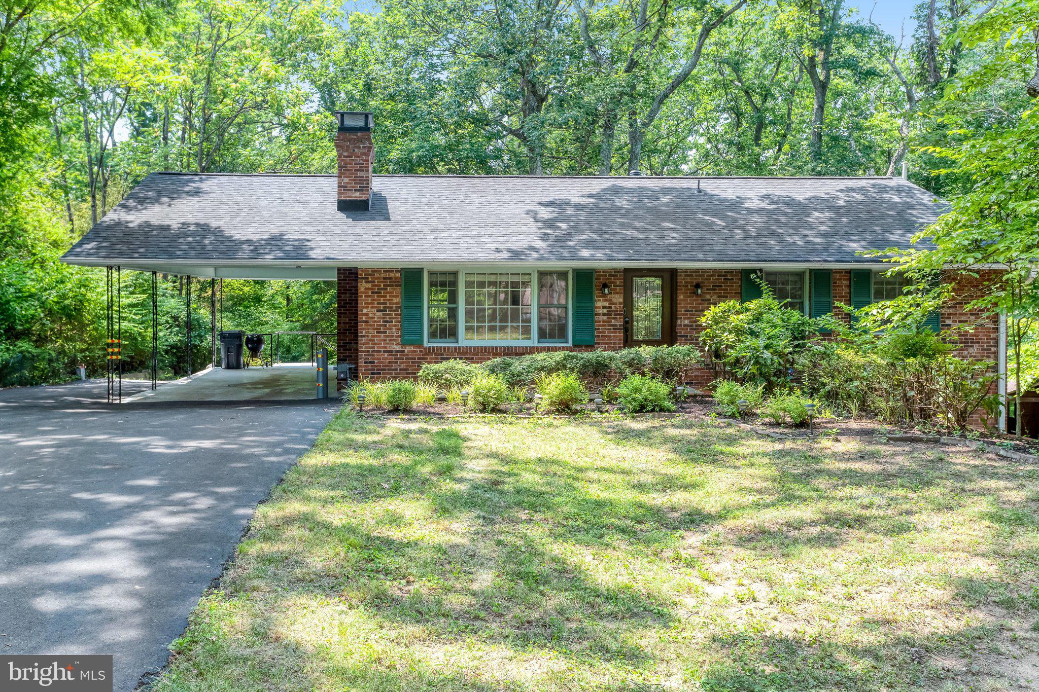18355 Sharon Road Triangle, VA 22172 - Photo 2 of 28 Front exterior