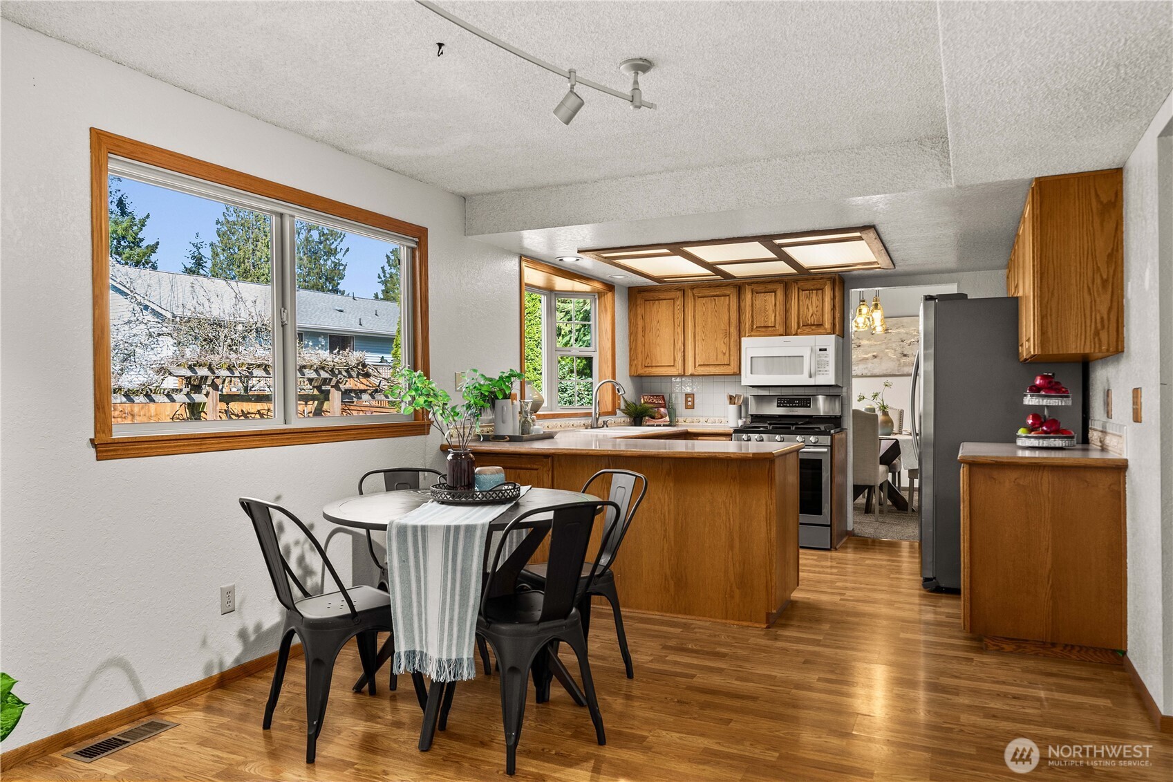 3316 Southwest 335th Street Federal Way, WA 98023 - Photo 13 of 38