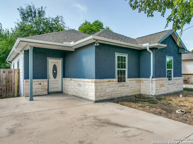 $245,000 | 862 West Southcross Boulevard, San Antonio, TX 78211