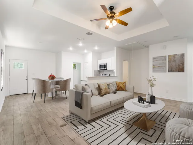 $245,000 | 862 West Southcross Boulevard, San Antonio, TX 78211