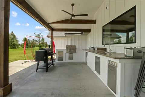 $815,000 | 565 Brushy Crk Drive, Onalaska, TX 77360