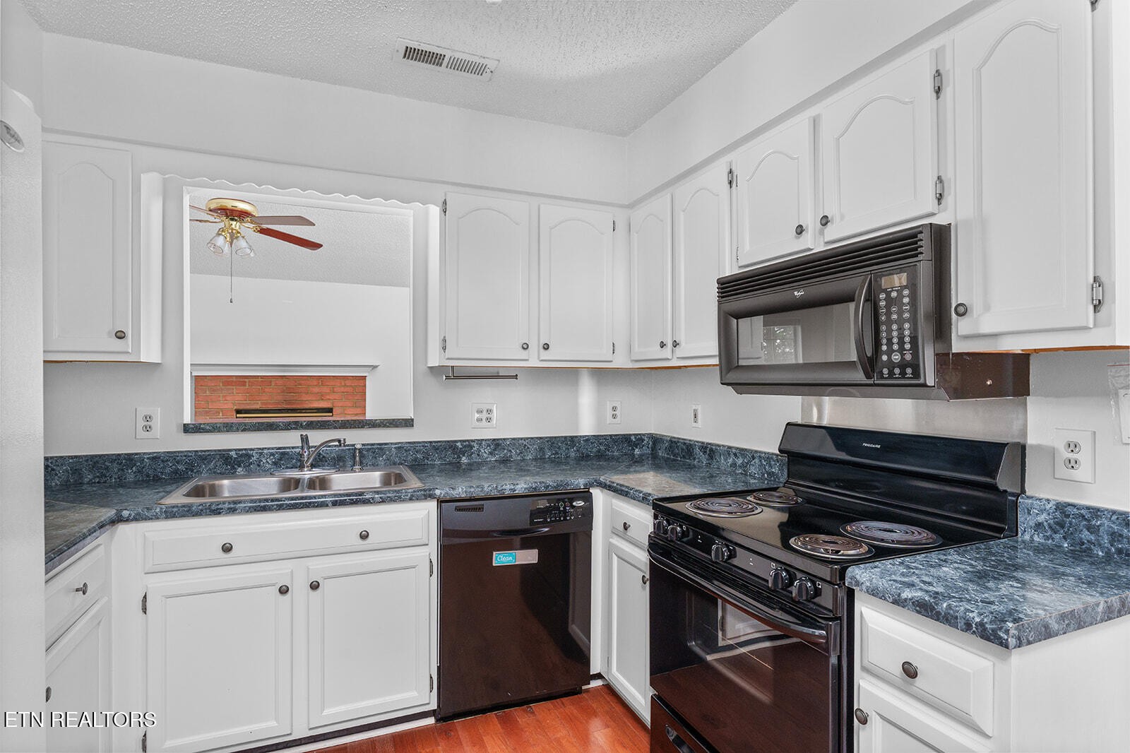 8025 Fenton Way Powell, TN 37849 - Photo 7 of 21 Gallery Image 7