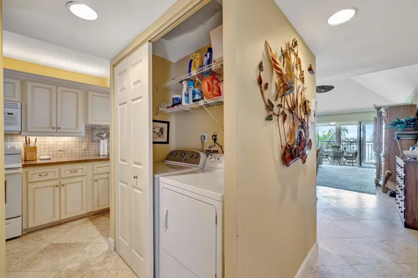 $589,000 | 1555 Northeast Ocean Boulevard, Unit 402, Jensen Beach, FL 34957