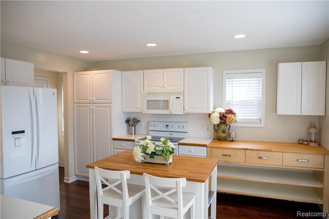 1269 Columbia Road Berkley, MI 48072 - Photo 3 of 25 4D0A7623.jpg