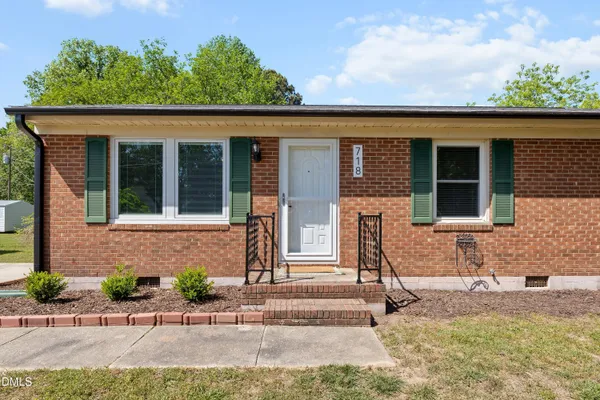 $395,000 | 718 South Hughes Street, Apex, NC 27502