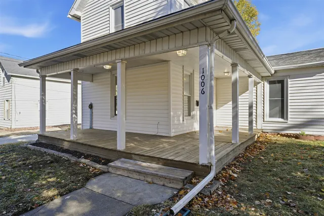 $175,000 | 1006 South East Street, Bloomington, IL 61701