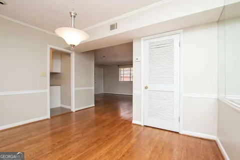 $255,000 | 3660 Peachtree Road Northeast, Unit E7, Atlanta, GA 30319