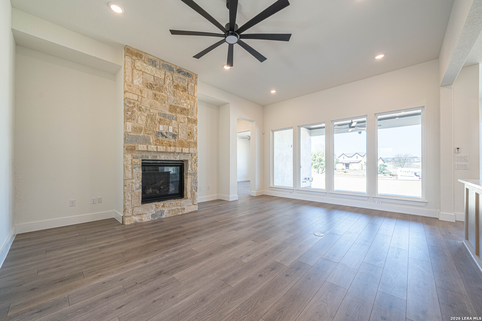2044 Toscano Way Kerrville, TX 78028 - Photo 7 of 30 Gallery Image 7