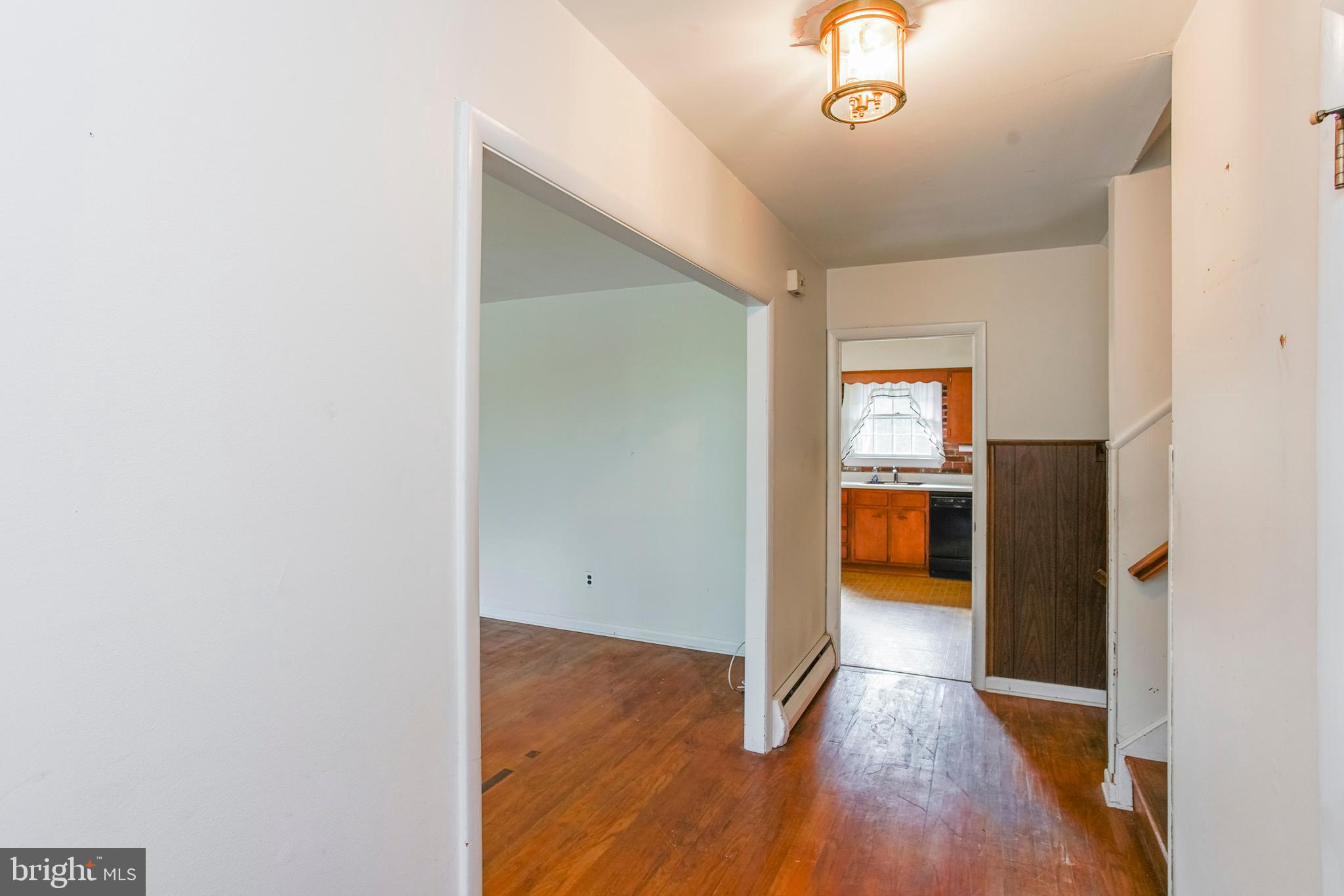 123 Deerfield Road Broomall, PA 19008 - Photo 5 of 20 Welcoming Entrance Foyer