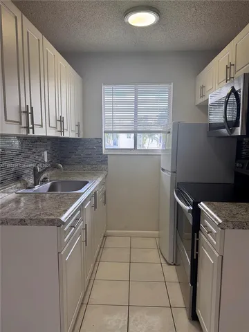 $1,500 | 2150 Madison Street, Unit 20, Hollywood, FL 33020