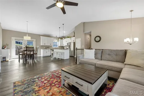 $325,000 | 1001 Remington Drive, Imperial, MO 63052