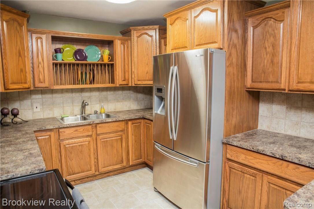 1020 East Gunn Road Rochester, MI 48306 - Photo 11 of 44 web4W0A6041.jpg