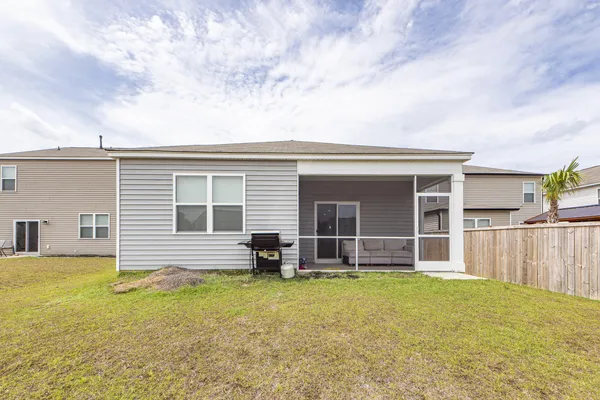$2,400 | 493 Cedarview Road, Summerville, SC 29486