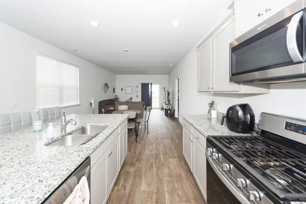 $2,400 | 493 Cedarview Road, Summerville, SC 29486