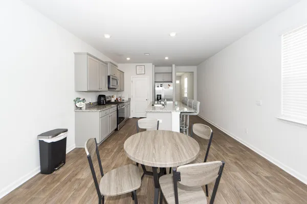 $2,400 | 493 Cedarview Road, Summerville, SC 29486