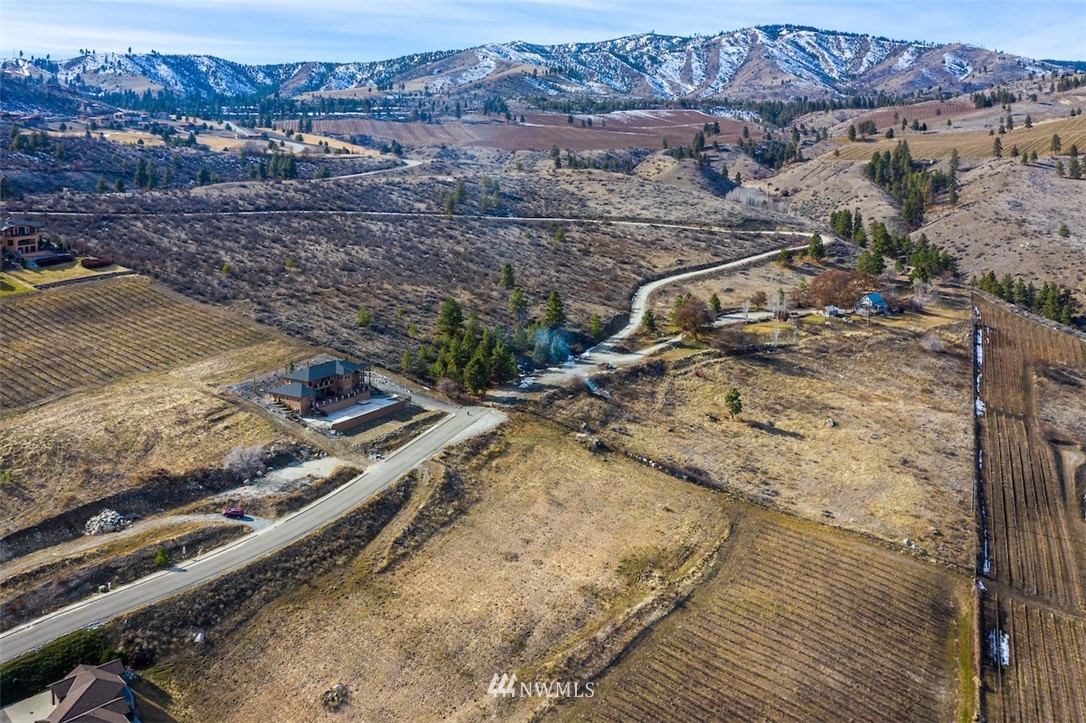 313 Clos Chevalle Road Chelan, WA 98816 - Photo 2 of 12 Gallery Image 2