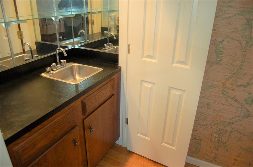 406 Schenley Road Pittsburgh, PA 15217 - Photo 11 of 25 Gallery Image 11