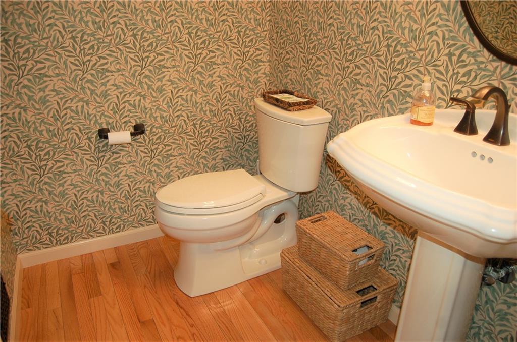 406 Schenley Road Pittsburgh, PA 15217 - Photo 15 of 25 Gallery Image 15