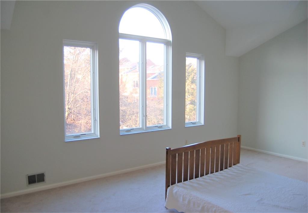 406 Schenley Road Pittsburgh, PA 15217 - Photo 16 of 25 Gallery Image 16