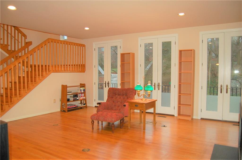 406 Schenley Road Pittsburgh, PA 15217 - Photo 7 of 25 Gallery Image 7