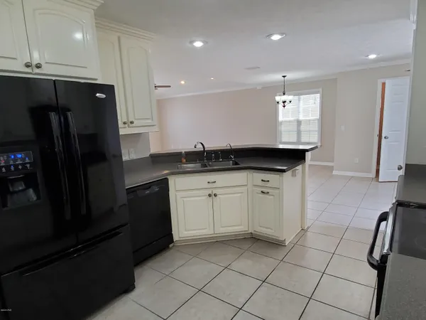 $2,300 | 3416 Harrison Avenue, Panama City, FL 32405