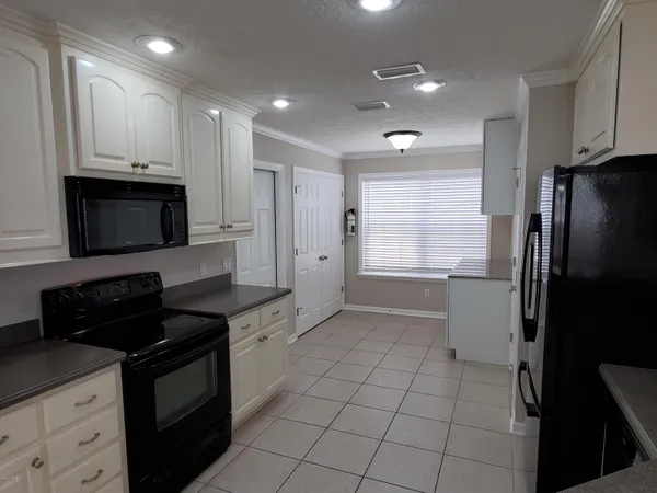 $2,300 | 3416 Harrison Avenue, Panama City, FL 32405